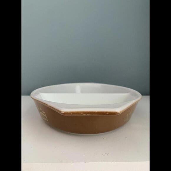 PYREX Early Americana Divided Casserole Brown Gold Cat Eagle 1 1/2 quart Vintage - Picture 4 of 11